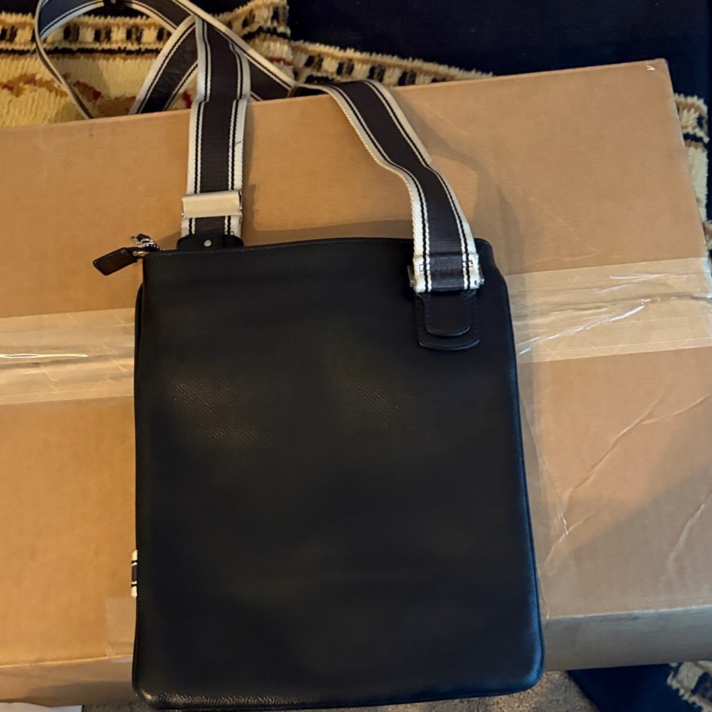 Salvatore Ferragamo black messenger‎ (unisex)